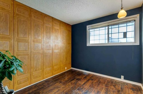 35 Penworth Place Se, Calgary, AB - Indoor Photo Showing Other Room