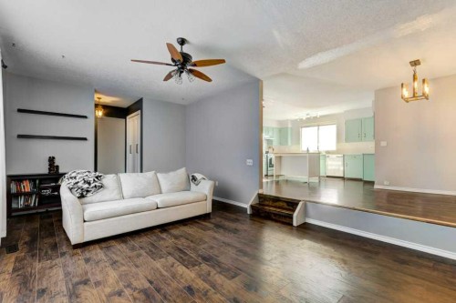 35 Penworth Place Se, Calgary, AB - Indoor