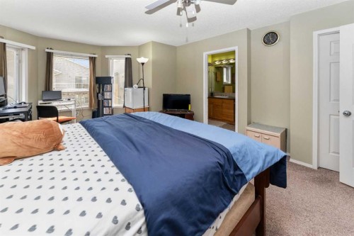 63 Hawkmount Green Nw, Calgary, AB - Indoor Photo Showing Bedroom