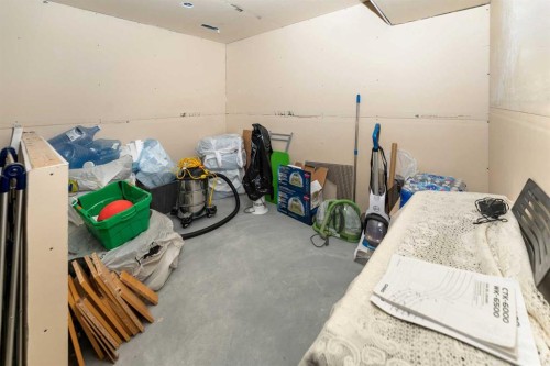 63 Hawkmount Green Nw, Calgary, AB - Indoor