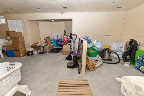 63 Hawkmount Green Nw, Calgary, AB - Indoor Photo Showing Garage