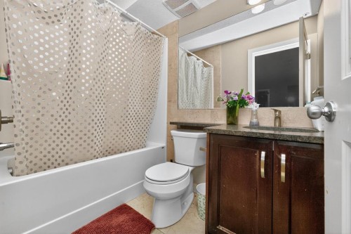 1303-6118 80 Avenue Ne, Calgary, AB - Indoor Photo Showing Bathroom