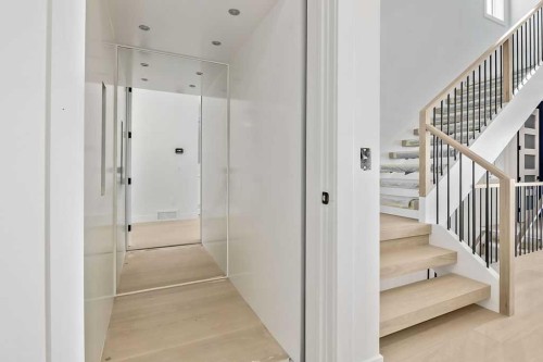 712 Bridge Crescent Ne, Calgary, AB - Indoor Photo Showing Other Room