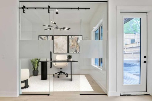 712 Bridge Crescent Ne, Calgary, AB - Indoor Photo Showing Other Room