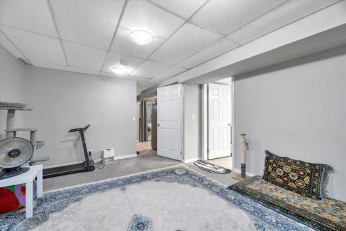 19 Castlepark Way Ne, Calgary, AB - Indoor