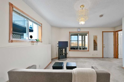 63 Anaheim Crescent Ne, Calgary, AB - Indoor Photo Showing Other Room