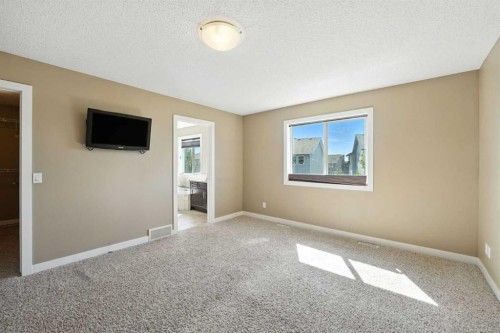 124 Kingsbridge Way Se, Airdrie, AB - Indoor Photo Showing Other Room