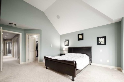 24 Aspen Meadows Green Sw, Calgary, AB - Indoor Photo Showing Bedroom