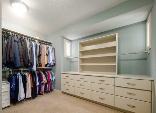 24 Aspen Meadows Green Sw, Calgary, AB - Indoor With Storage
