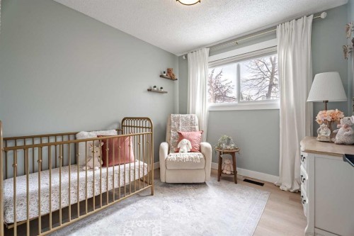 531 Deerpath Court Se, Calgary, AB - Indoor Photo Showing Bedroom
