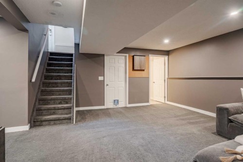 531 Deerpath Court Se, Calgary, AB - Indoor