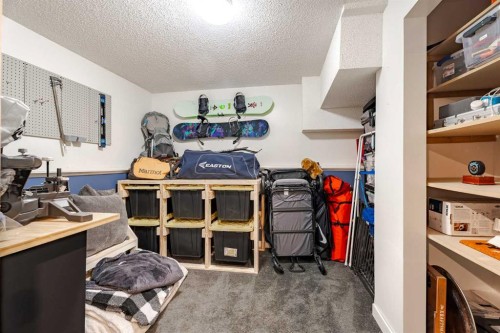531 Deerpath Court Se, Calgary, AB - Indoor Photo Showing Other Room