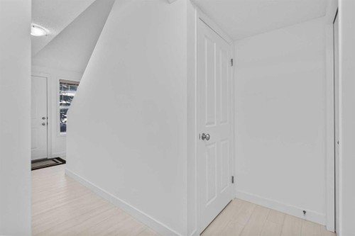 85 Panatella Villas Nw, Calgary, AB - Indoor Photo Showing Other Room