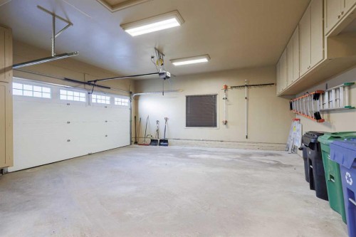 118 Tusslewood Heights Nw, Calgary, AB - Indoor Photo Showing Garage