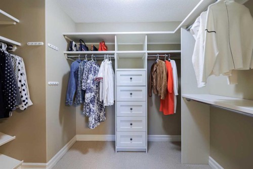 118 Tusslewood Heights Nw, Calgary, AB - Indoor With Storage