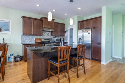158 Fireside Bend, Cochrane, AB - Indoor Photo Showing Kitchen