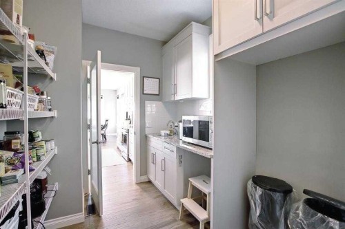 22 Evansborough View Nw, Calgary, AB - Indoor Photo Showing Other Room