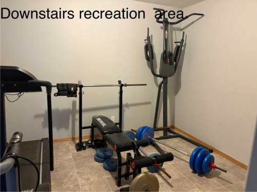 917 6 Avenue, Wainwright, AB - Indoor Photo Showing Gym Room