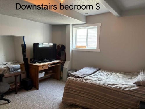 917 6 Avenue, Wainwright, AB - Indoor Photo Showing Bedroom