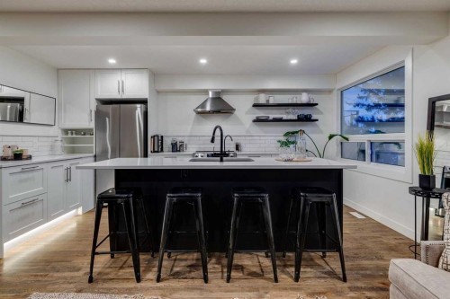 2126 18A Street Sw, Calgary, AB - Indoor Photo Showing Other Room