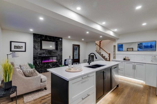 2126 18A Street Sw, Calgary, AB - Indoor Photo Showing Kitchen With Double Sink