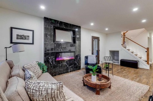 2126 18A Street Sw, Calgary, AB - Indoor