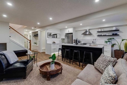 2126 18A Street Sw, Calgary, AB - Indoor