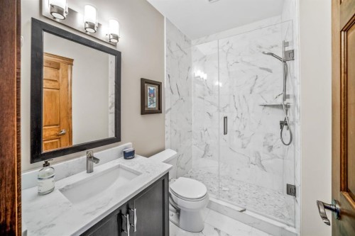 282 Miskow Close, Canmore, AB - Indoor Photo Showing Bathroom