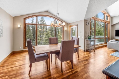 282 Miskow Close, Canmore, AB - Indoor Photo Showing Dining Room
