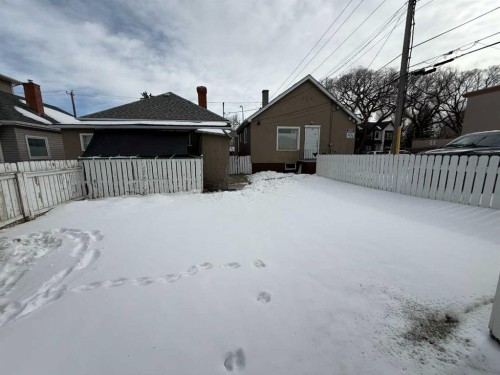 1311 1 Street Ne, Calgary, AB - Outdoor