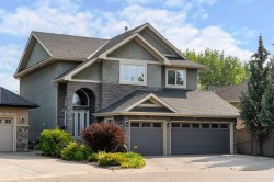 218 Wentworth Point SW Calgary, AB T3H 5V1