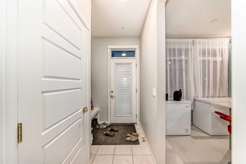 15021 1 Street Nw, Calgary, AB - Indoor Photo Showing Other Room