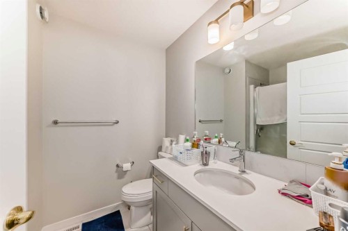 15021 1 Street Nw, Calgary, AB - Indoor Photo Showing Bathroom