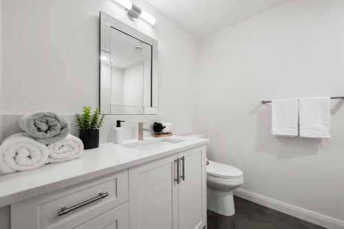 218 Mitchell Heath Nw, Calgary, AB - Indoor Photo Showing Bathroom