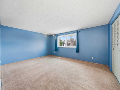 125-330 Canterbury Drive Sw, Calgary, AB - Indoor Photo Showing Other Room