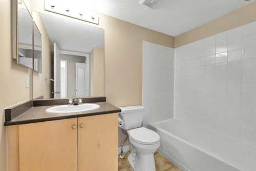 1327-8 Bridlecrest Drive Sw, Calgary, AB - Indoor Photo Showing Bathroom