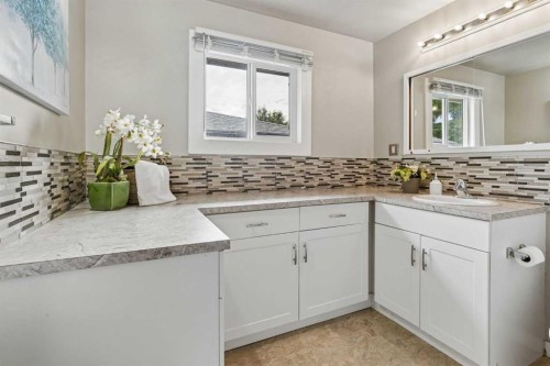2001 46 Street Se, Calgary, AB 