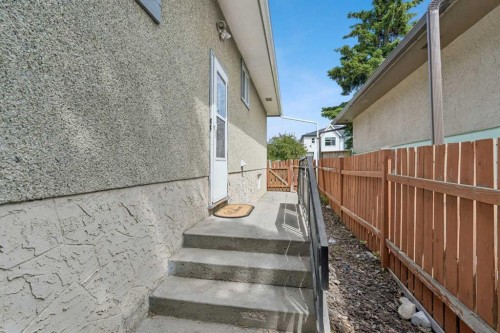 2001 46 Street Se, Calgary, AB 