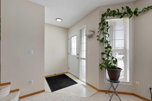 101 Taravista Crescent, Calgary, AB - Indoor Photo Showing Other Room