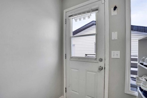 141 Saddlecrest Close Ne, Calgary, AB - Indoor Photo Showing Other Room