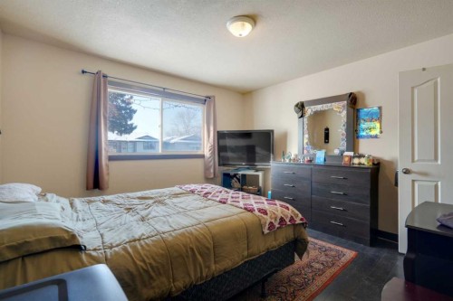 312 Pinegreen Close Ne, Calgary, AB 