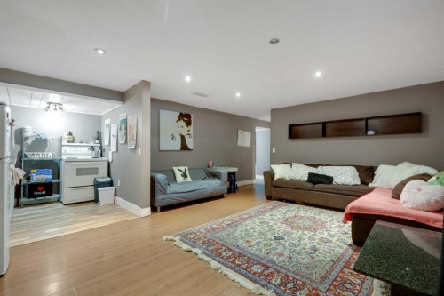 312 Pinegreen Close Ne, Calgary, AB 