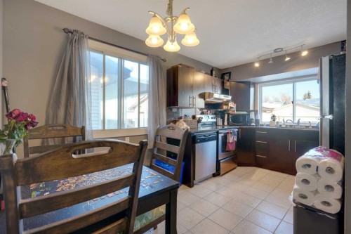 312 Pinegreen Close Ne, Calgary, AB 