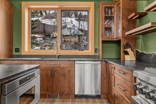 104 Rummel Place, Canmore, AB - Indoor Photo Showing Kitchen