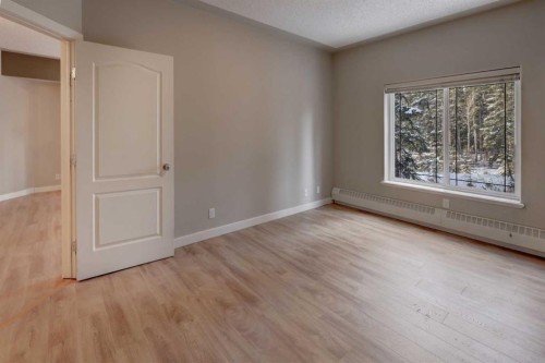 209-10 Discovery Ridge Close Sw, Calgary, AB - Indoor Photo Showing Other Room