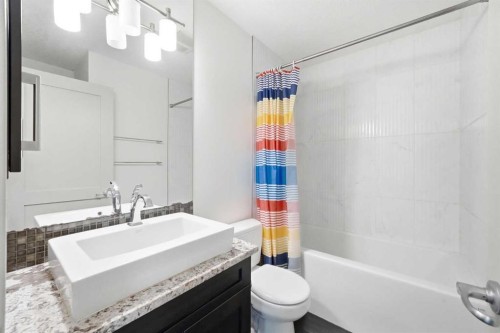 428 Aspen Glen Place Sw, Calgary, AB - Indoor Photo Showing Bathroom