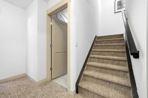 428 Aspen Glen Place Sw, Calgary, AB - Indoor Photo Showing Other Room
