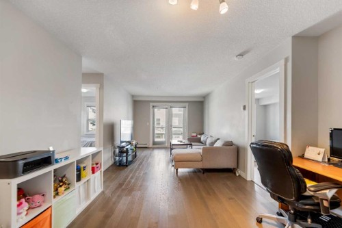 201-2300 Evanston Square Nw, Calgary, AB - Indoor Photo Showing Office