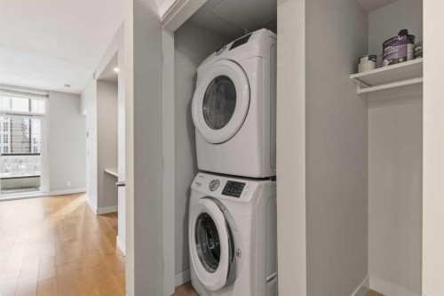 521-222 Riverfront Avenue Sw, Calgary, AB - Indoor Photo Showing Laundry Room