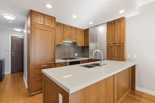 521-222 Riverfront Avenue Sw, Calgary, AB - Indoor Photo Showing Kitchen With Double Sink With Upgraded Kitchen